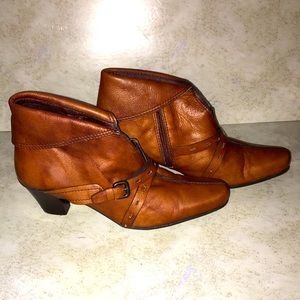 Néw Hispanitas Brazilian leather Booties